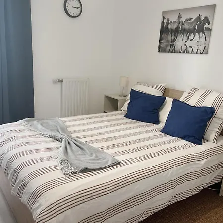 Apartment Charme Contemporain Et Balcon Verdoyant A