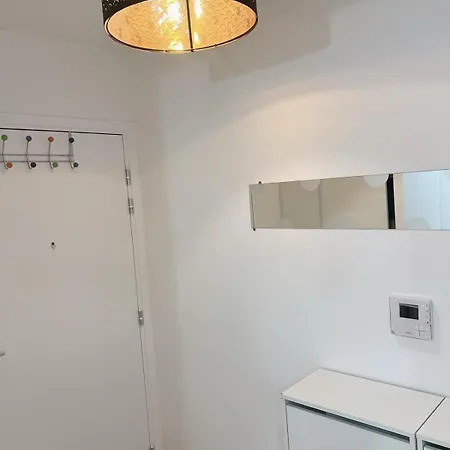 Charme Contemporain Et Balcon Verdoyant A *