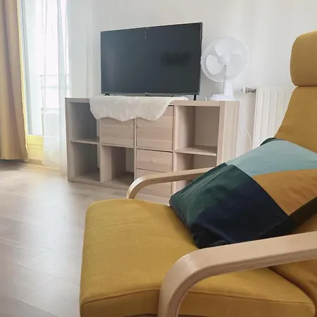 Apartment Charme Contemporain Et Balcon Verdoyant A