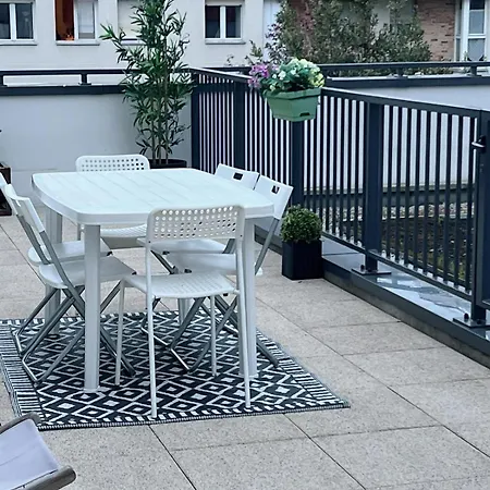 Charme Contemporain Et Balcon Verdoyant A * Bois-Colombes
