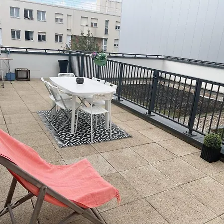 Apartment Charme Contemporain Et Balcon Verdoyant A
