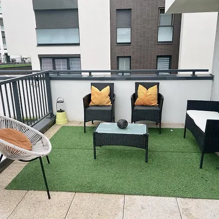 Apartment Charme Contemporain Et Balcon Verdoyant A *