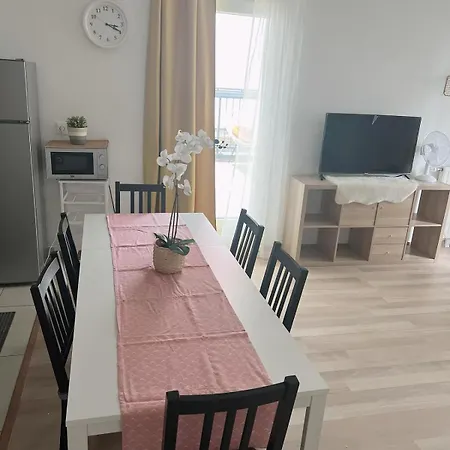 Charme Contemporain Et Balcon Verdoyant A Apartment Bois-Colombes