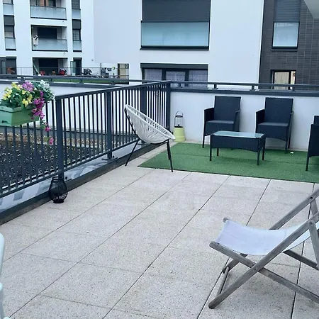 Apartment Charme Contemporain Et Balcon Verdoyant A